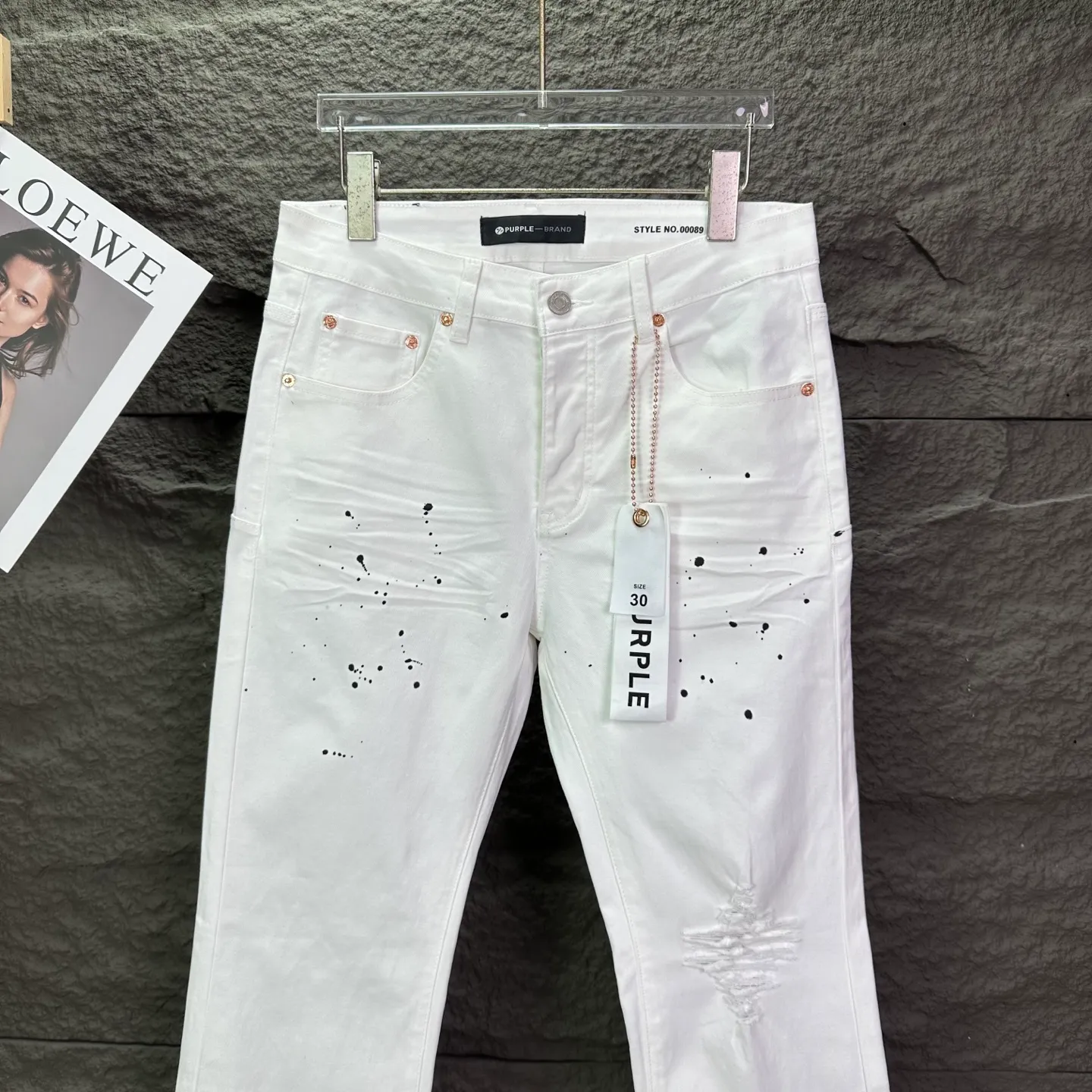 PURPLE BRAND 2026 New Arrival White Pleated Ink Splashed Holes Couple Style Loose Bootcut Jeans High Version High Version Top Ceiling Quality Styles with different wash textures, very friendly to people with thin legs and thick legs. The loose bootcut style is very flattering to the leg shape. Moderate length that never goes out of style, easy and casual to match, basic styling for various styles, a must-have in the wardrobe! The fabric is stiff but also makes the upper body soft without losing texture. The washing process is even more perfect. It is a must-have item for everyone! ! ! Washed wheat, hang tag, pants label, three labels complete Color: White Size: 28, 30, 32, 34, 36 (five sizes)